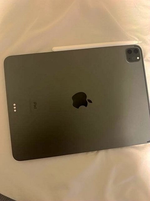 Apple iPad Pro 3rd Generation 11 inch 8T87 Unlocked - Used