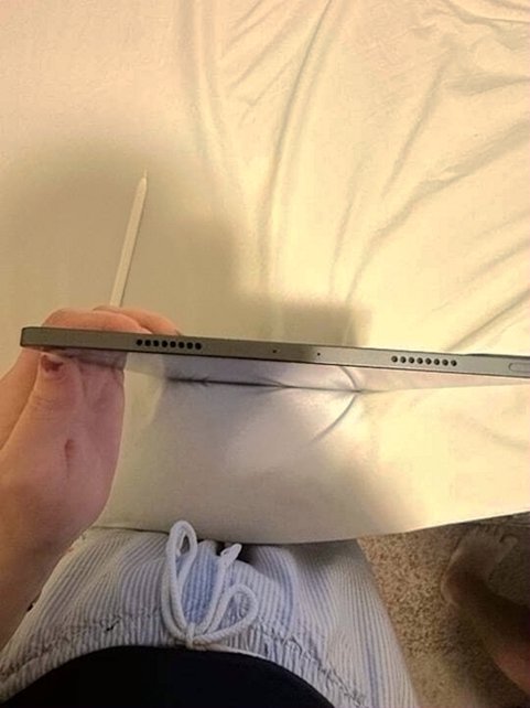 Apple iPad Pro 3rd Generation 11 inch 8T87 Unlocked - Used image 3