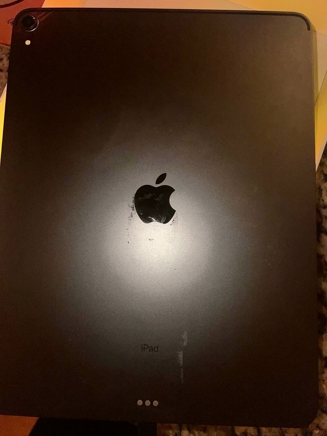 Apple iPad Pro 12.9 3rd Generation 64GB Unlocked - Used image 5
