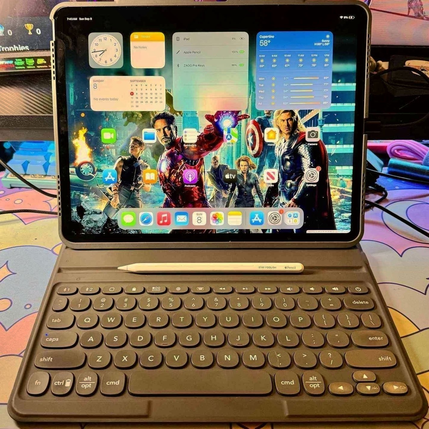Apple iPad Pro 5th Gen 12.9 1TB Unlocked Used image 2