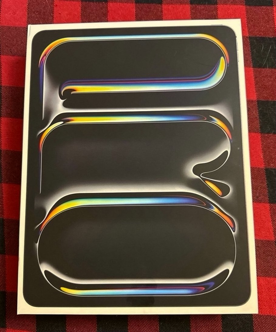 Apple iPad Pro 13” M4 OLED 256GB Unlocked - Used
