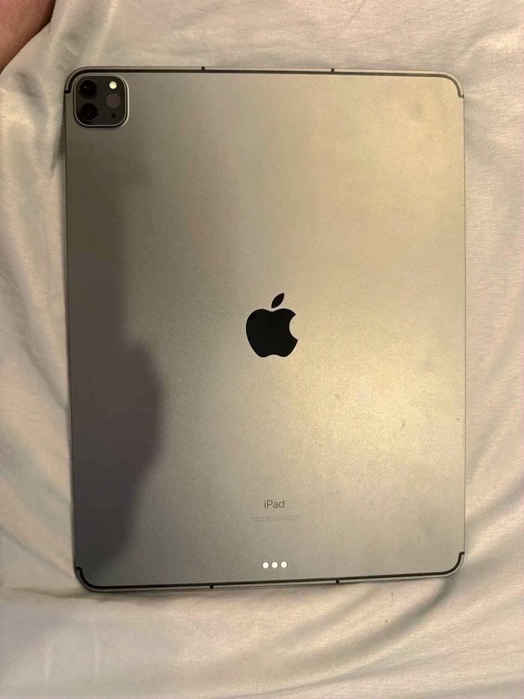 Apple iPad Pro 12.9” 256GB Space Gray Unlocked - Used