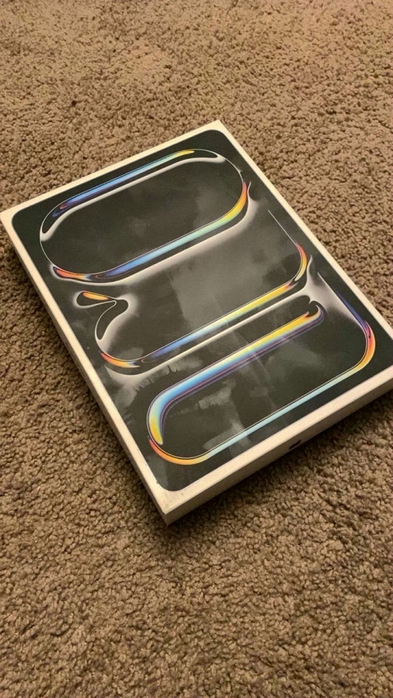 Apple iPad Pro 13 inch M4 256GB Unlocked - Used