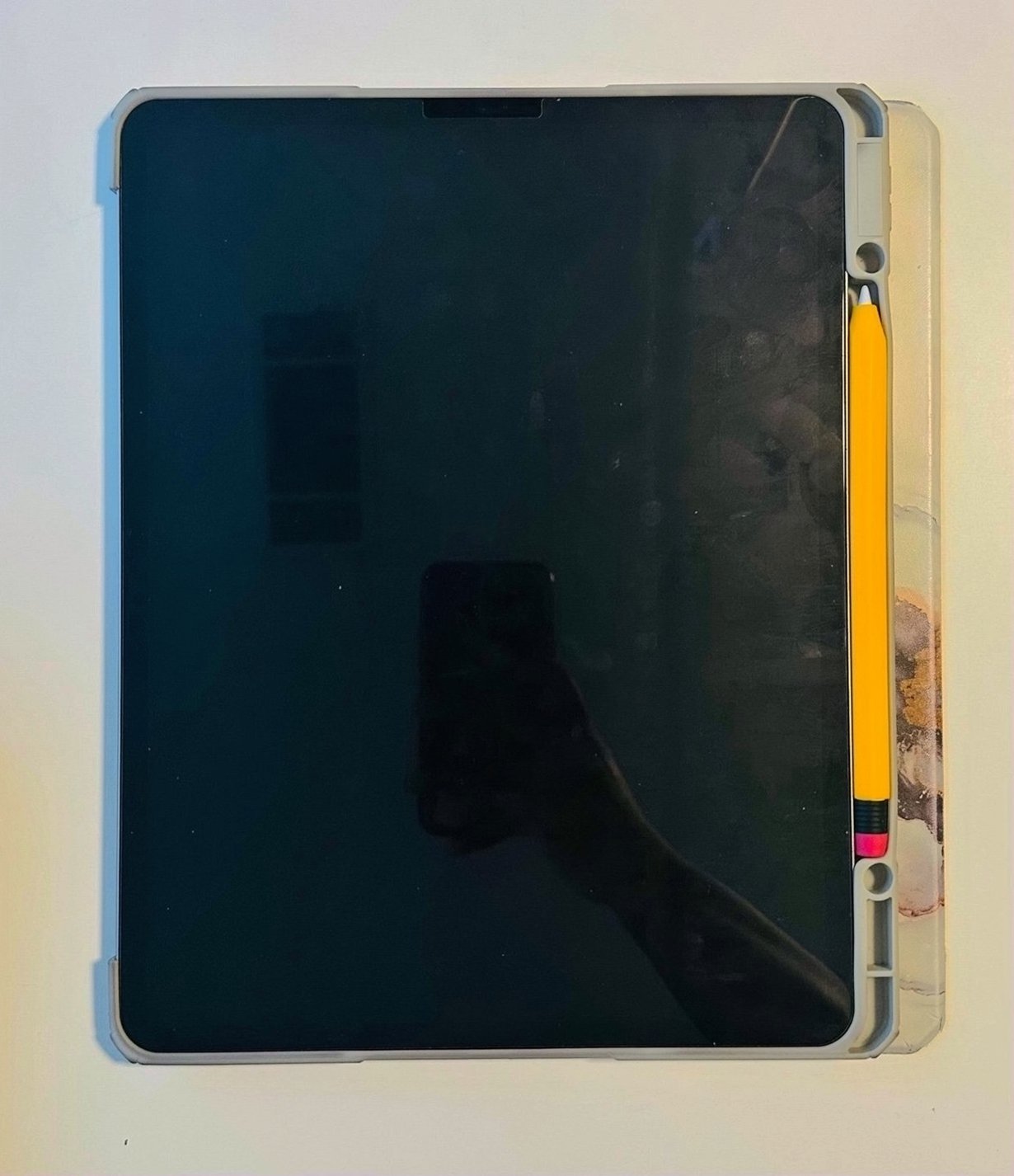 Apple iPad Pro 12.9 6th Gen 256GB Unlocked - Used