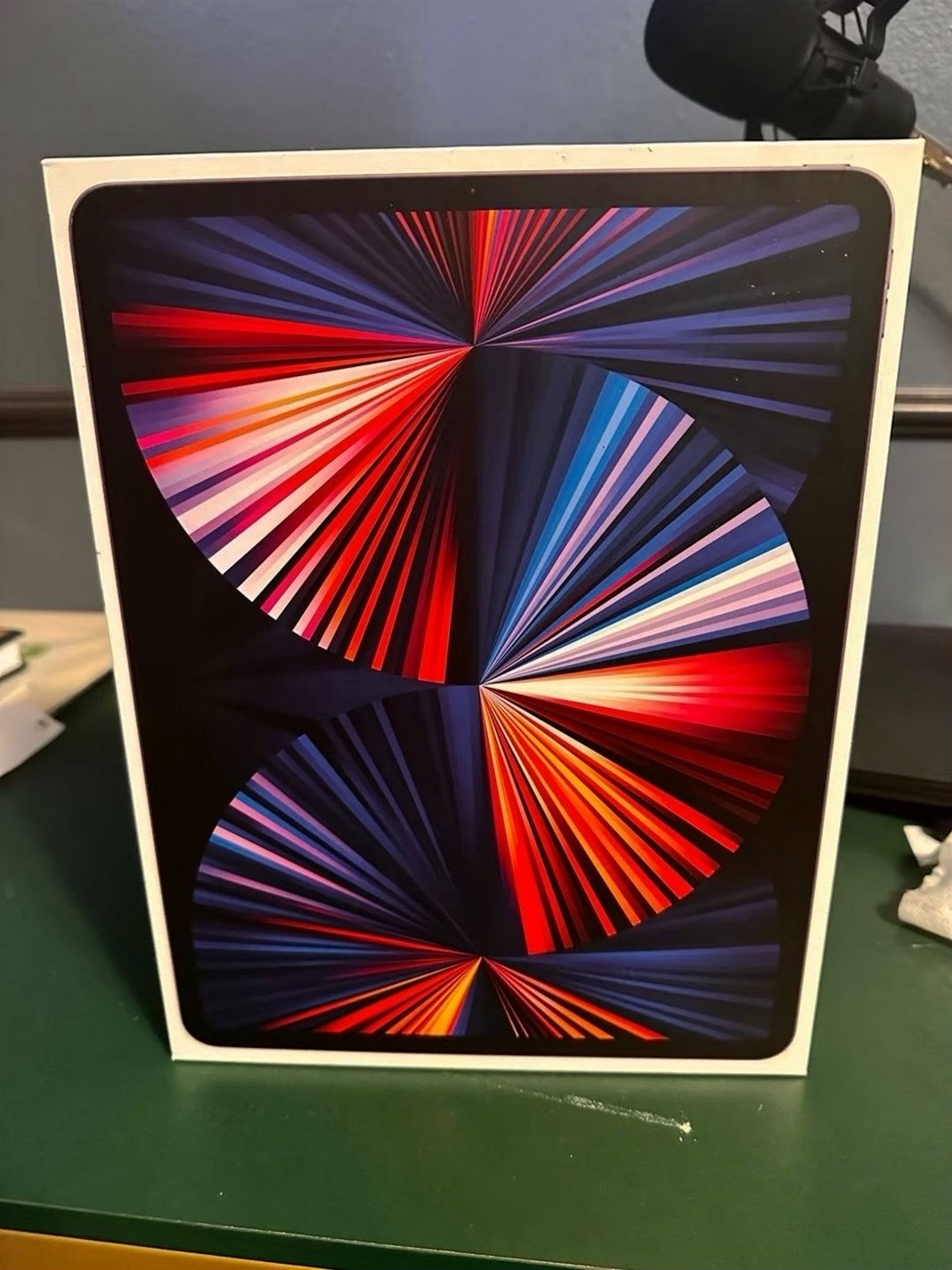 Apple iPad Pro 12.9 5th Generation 512GB Space Gray Unlocked - Used