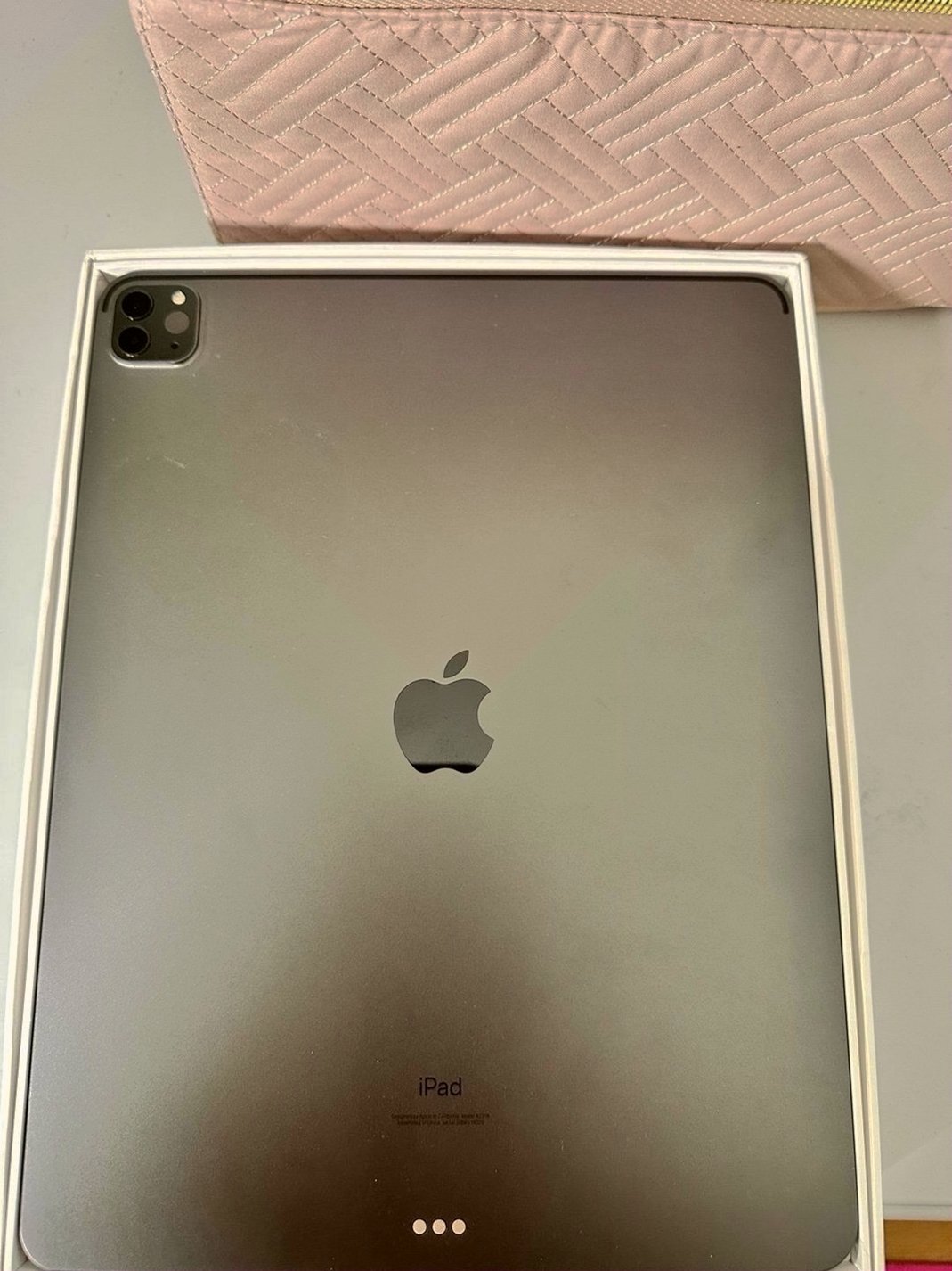 Apple iPad Pro 256GB Unlocked - Used