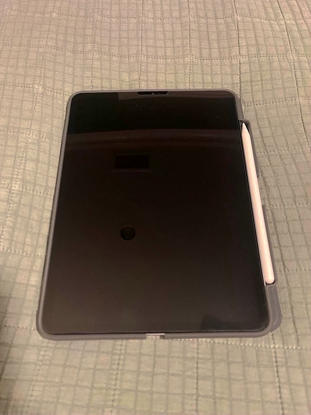 Apple iPad Pro 3rd Gen 64GB Space Gray Unlocked - Used image 2