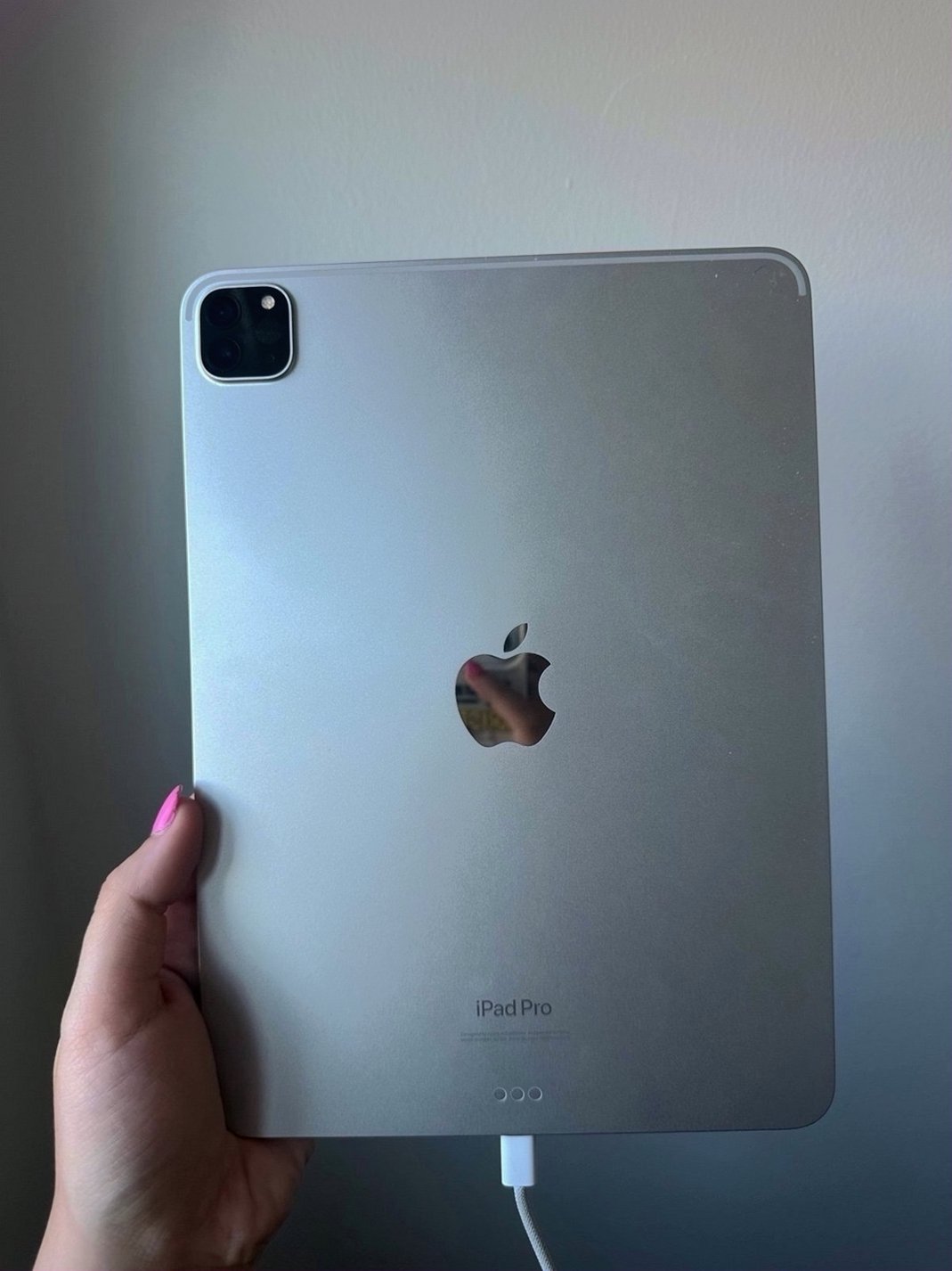 Apple iPad Pro 11-inch 128GB Space Gray Unlocked - Used image 2