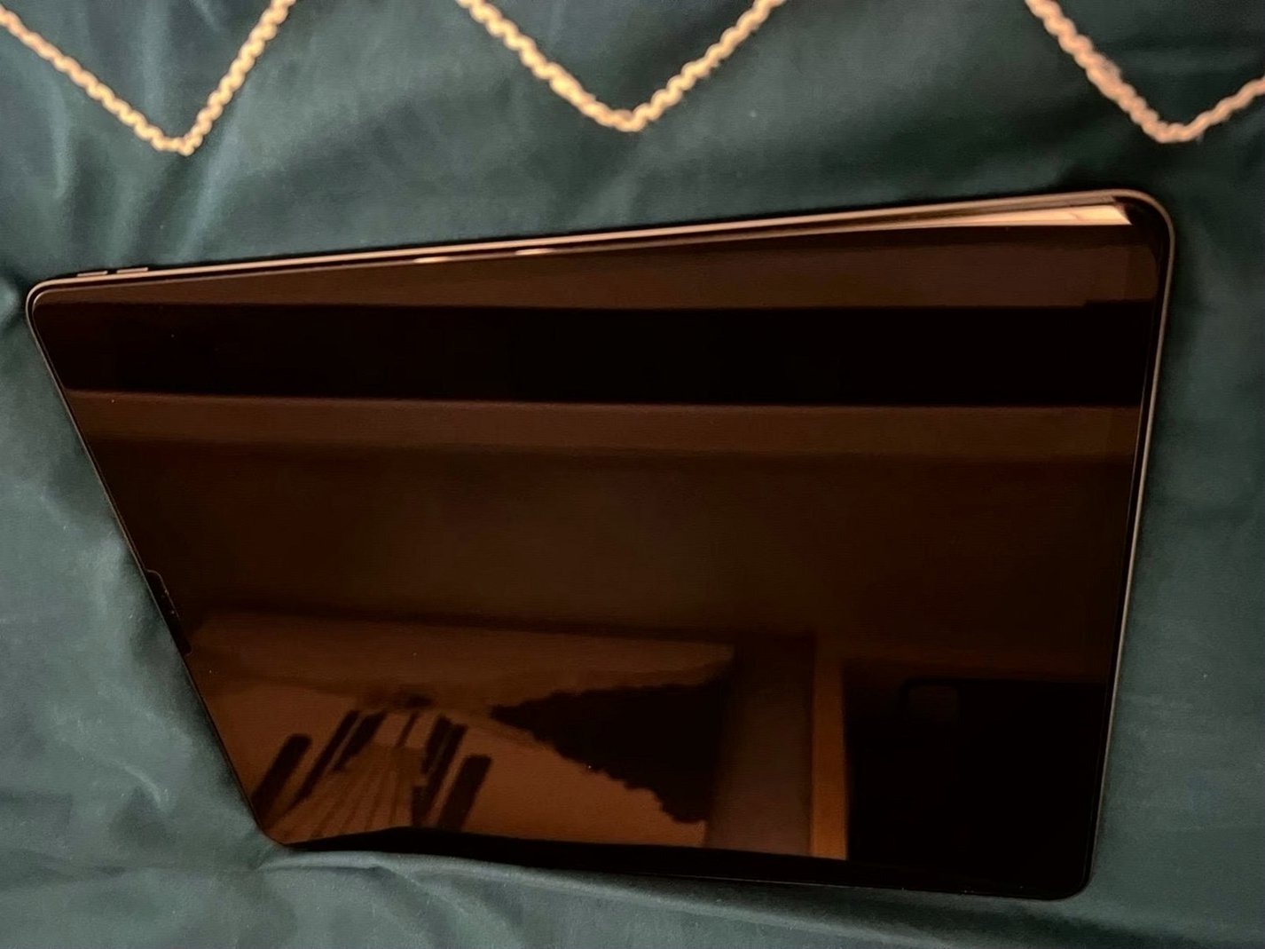 Apple iPad Pro 4th Generation 128GB Unlocked Used image 2