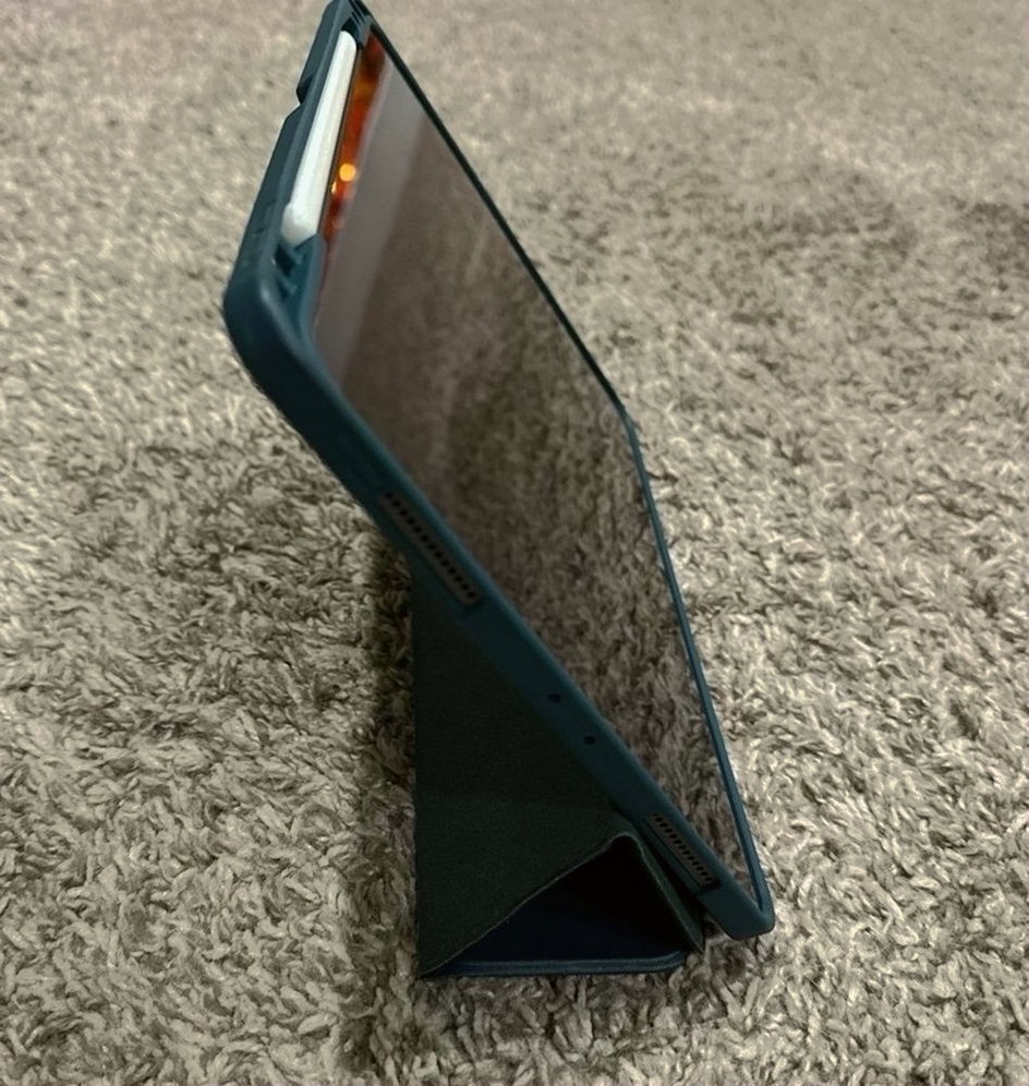 Apple iPad Pro 11-inch 128GB Unlocked Used image 3