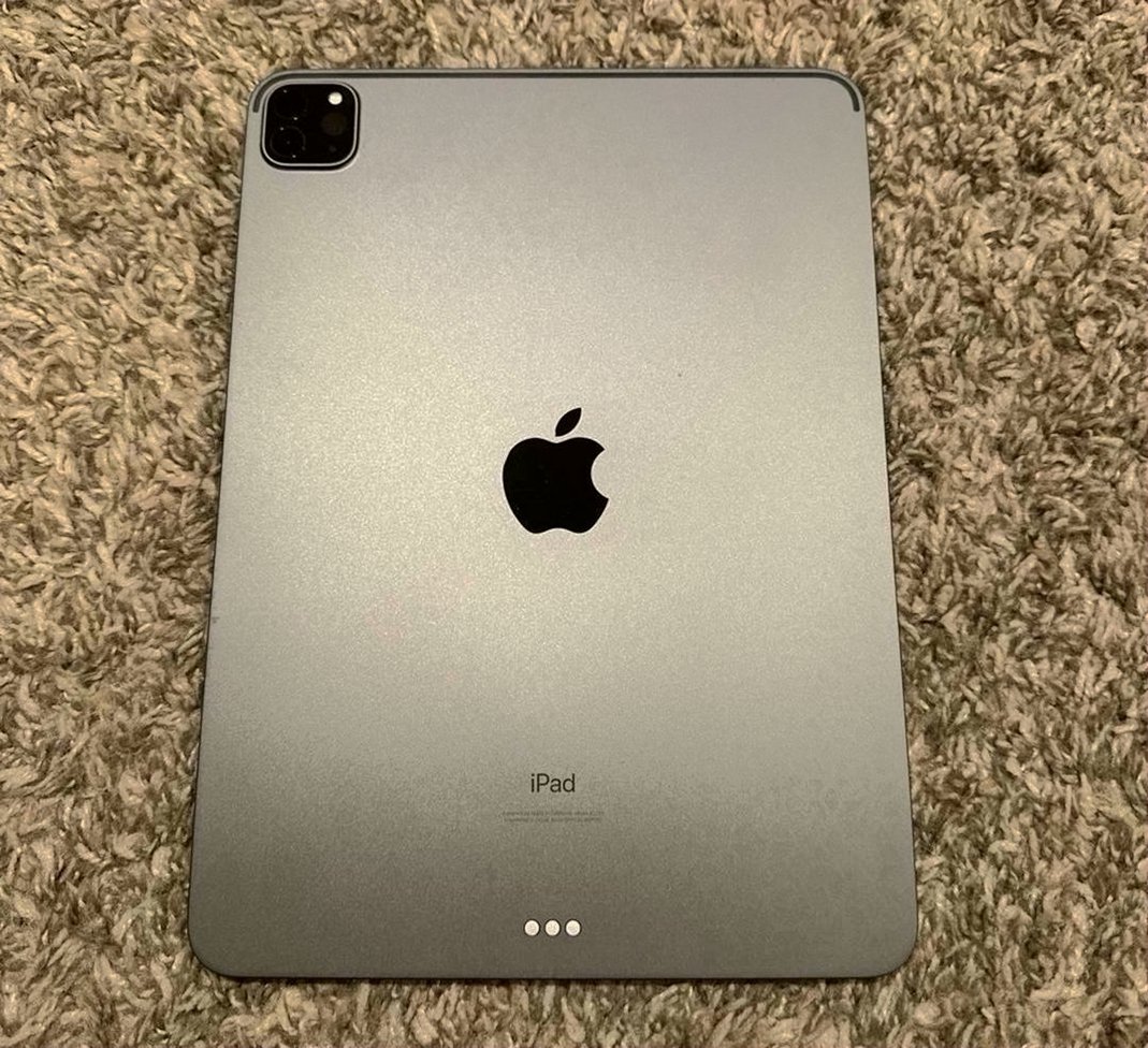 Apple iPad Pro 11-inch 128GB Unlocked Used image 4