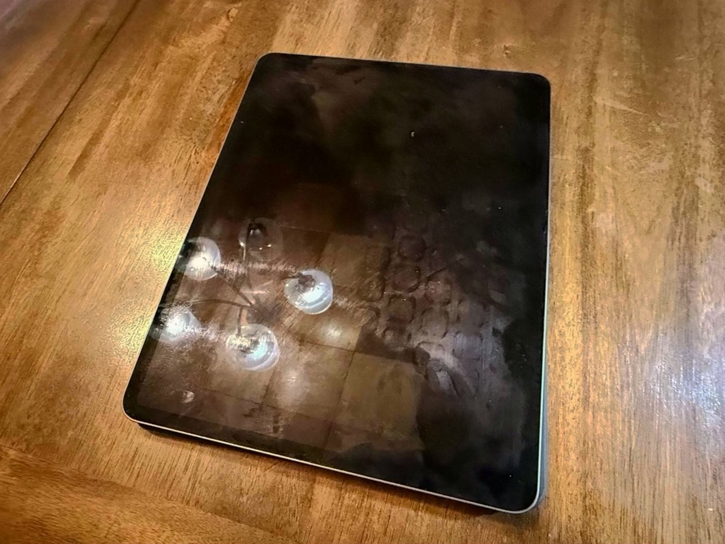 Apple iPad Pro 12.9 5th Gen 128GB Unlocked - Used image 4