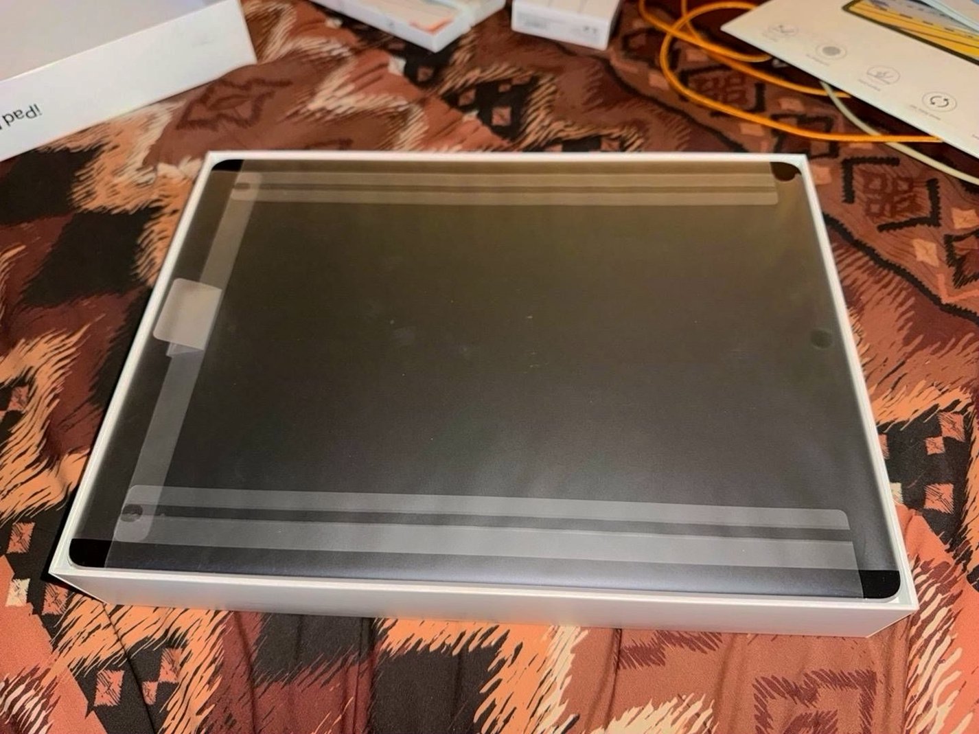 Apple iPad Pro 12.9 inch 2018 128GB Space Gray Unlocked - Used image 2