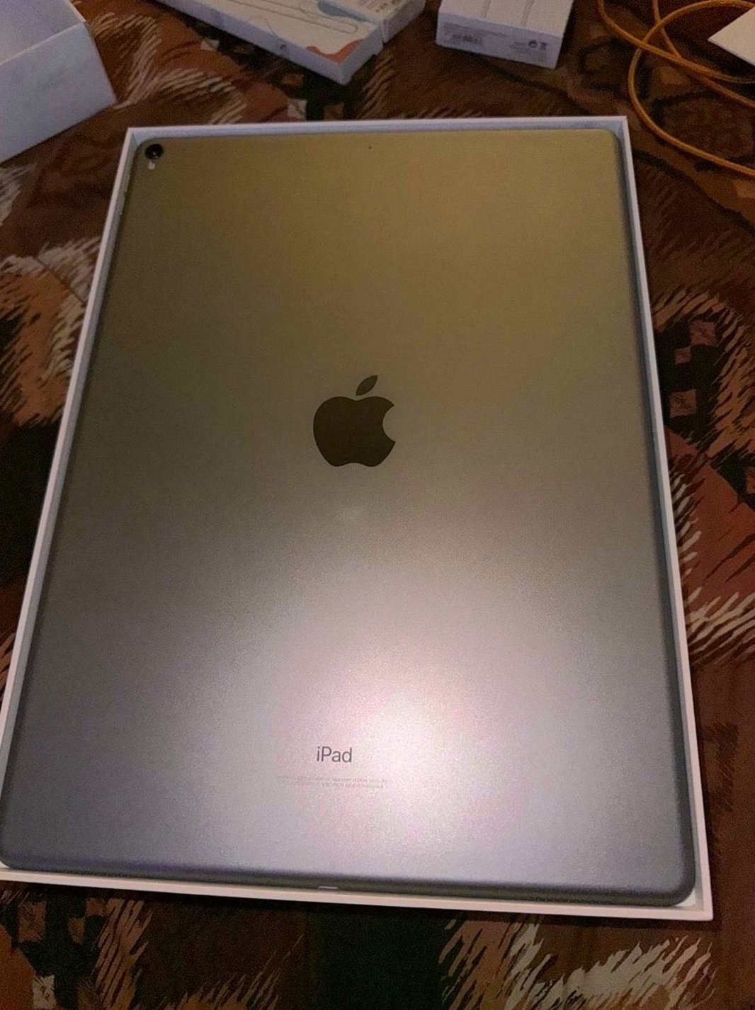Apple iPad Pro 12.9 inch 2018 128GB Space Gray Unlocked - Used image 3