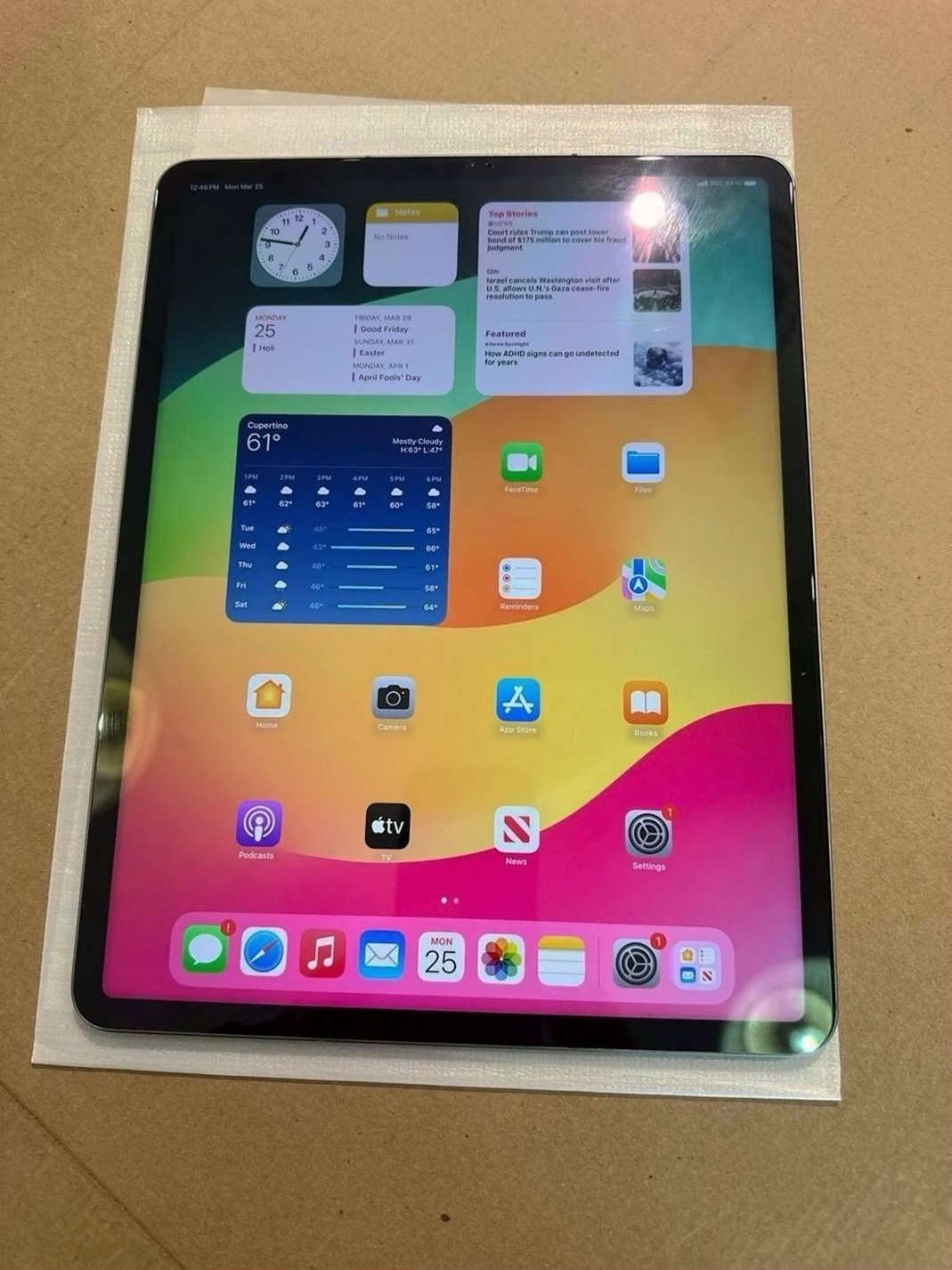 Apple iPad Pro 6th Generation 1TB Silver Unlocked - Used image 2