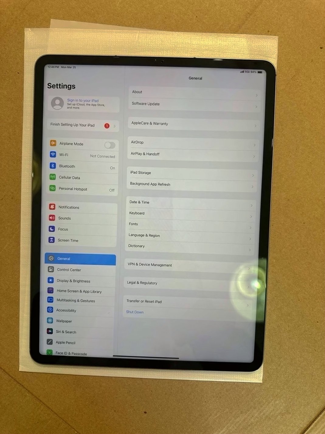 Apple iPad Pro 6th Generation 1TB Silver Unlocked - Used image 3