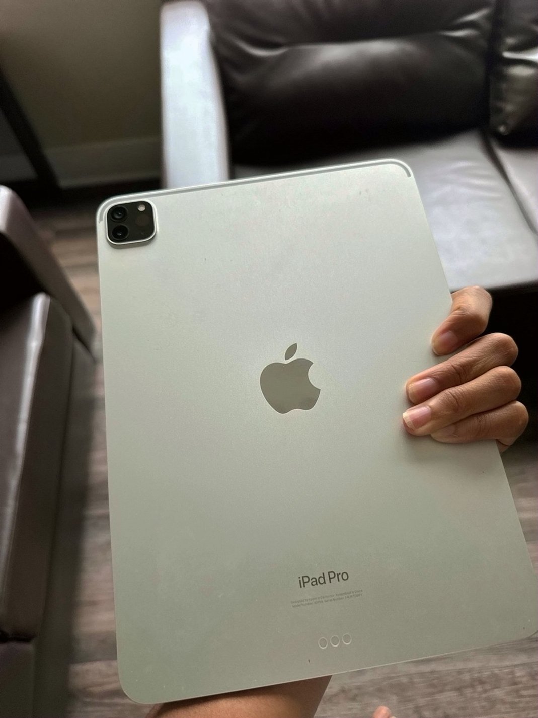 Apple iPad Pro 11 128GB Space Gray Unlocked - Used image 2