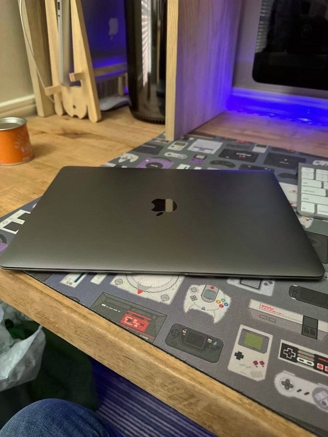 Apple MacBook Air A2337 512GB Space Gray Unlocked - Used