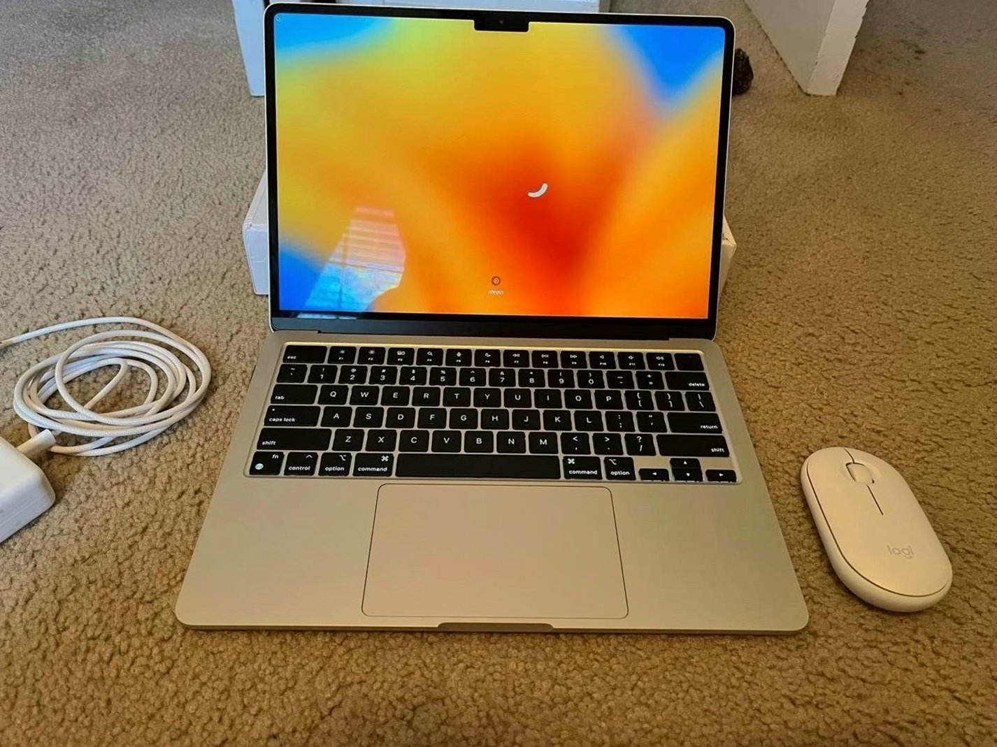 Apple MacBook Air M2 256GB Silver Unlocked - Used