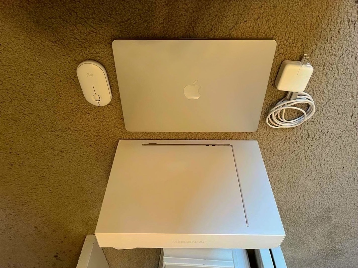 Apple MacBook Air M2 256GB Silver Unlocked - Used image 5