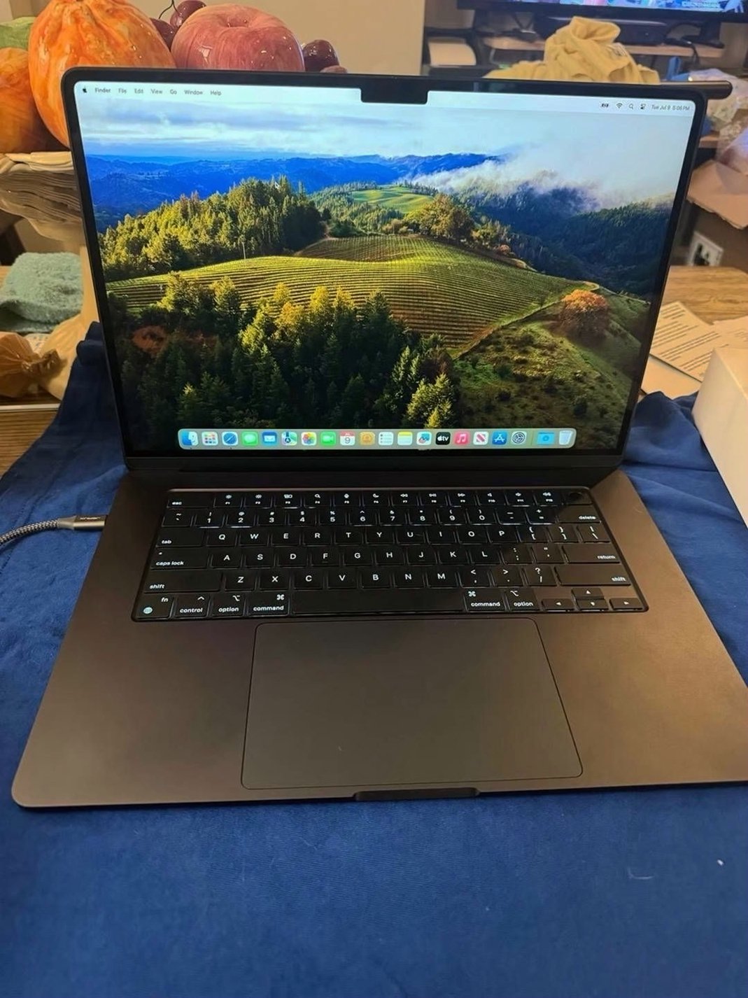 Apple MacBook Air 15 inch M3 chip 16GB 512GB SSD Midnight Unlocked - Used