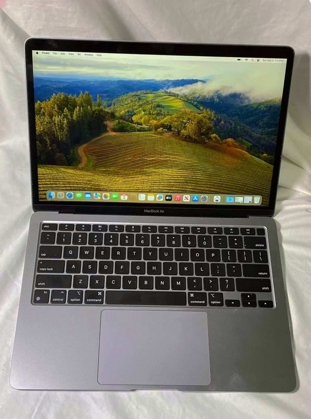 Apple MacBook Air M1 2020 8GB 256GB Used