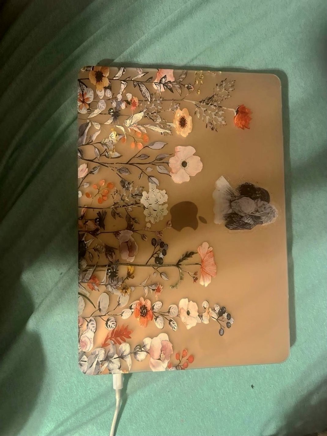 Apple MacBook Air 2020 512GB Rose Gold Unlocked - Used image 3