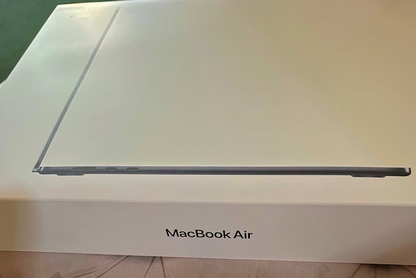 Apple MacBook Air 15-inch 512GB Midnight Unlocked - Used image 2