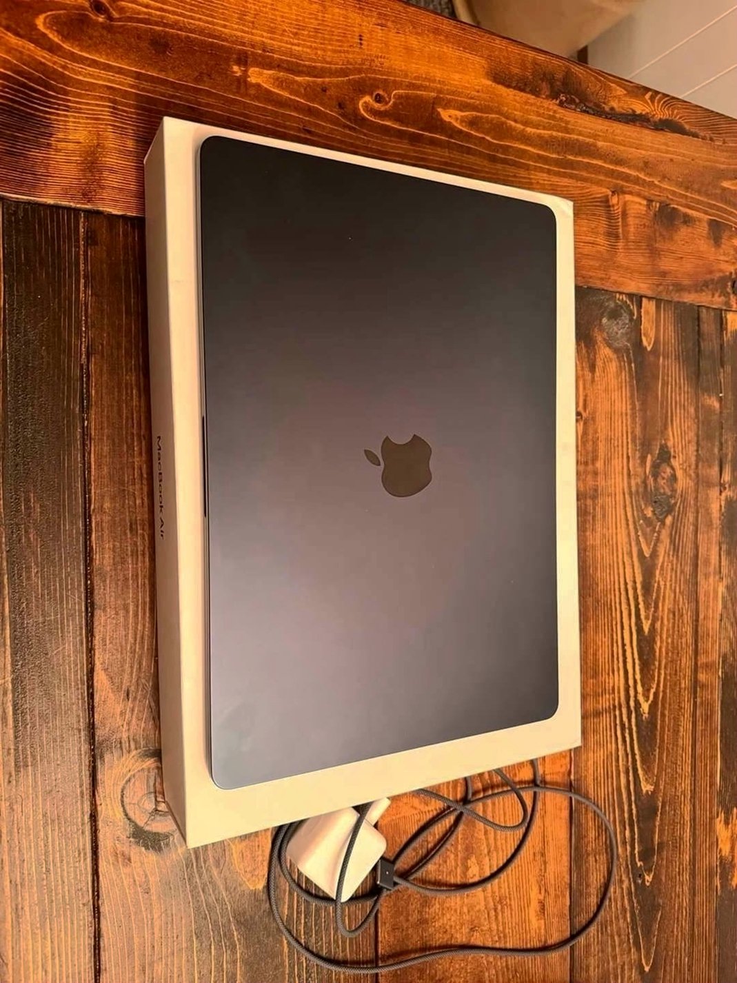 Apple MacBook Air 15 inch M2 512GB Midnight - Used image 2