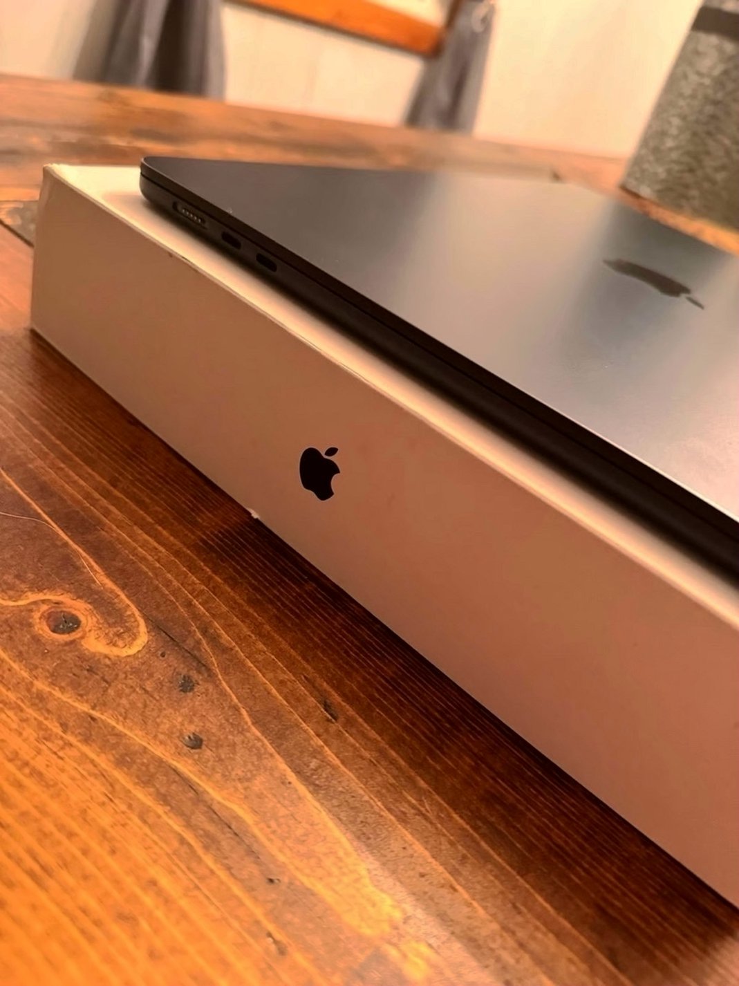 Apple MacBook Air 15 inch M2 512GB Midnight - Used image 3