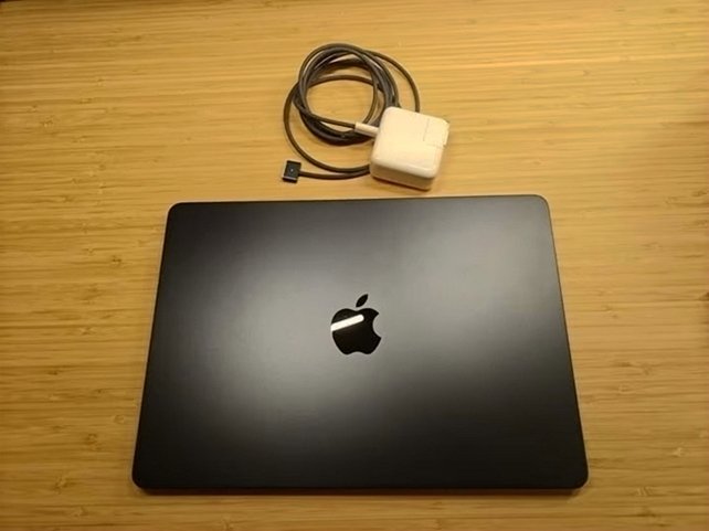 Apple MacBook Air 2024 M3 256GB Navy Blue Unlocked - Used