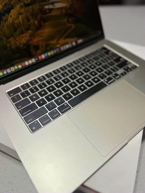 Apple MacBook Air 15" M2 Chip 8GB Used - Unlocked