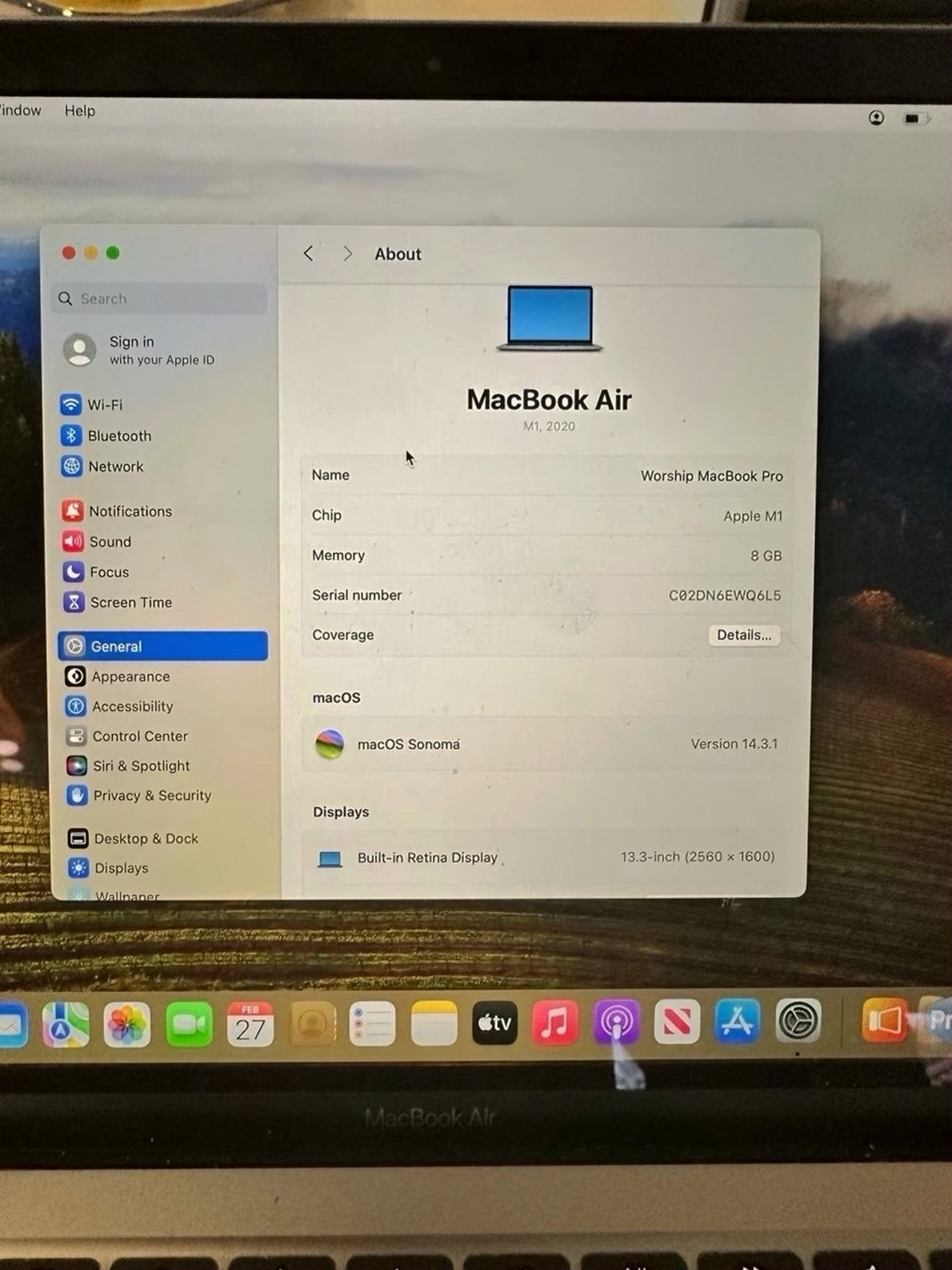 Apple MacBook Air 13in M1 512GB SSD Unlocked - Used image 2