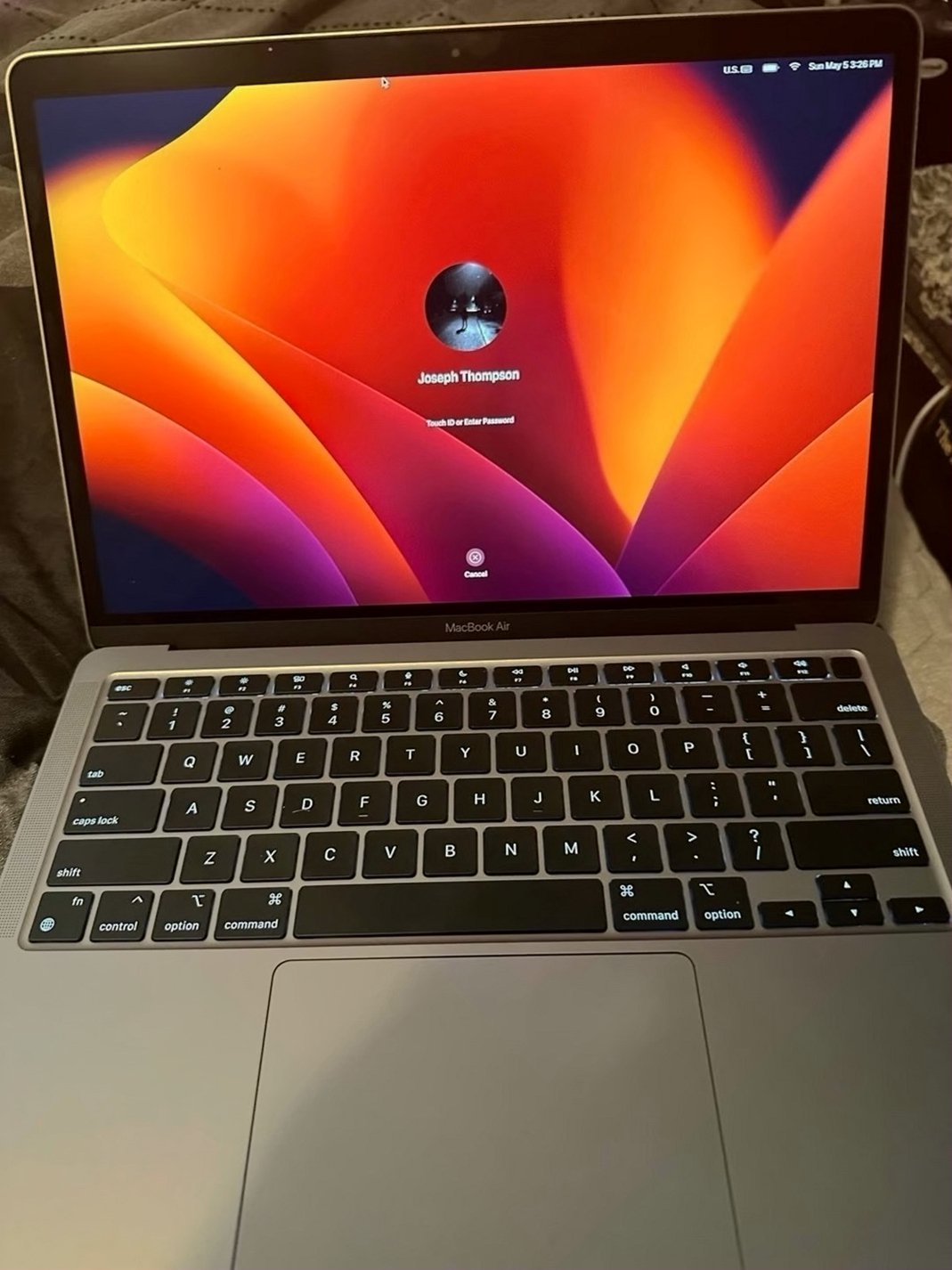 Apple Macbook Air 13in. M1 256GB SSD Unlocked - Used image 3