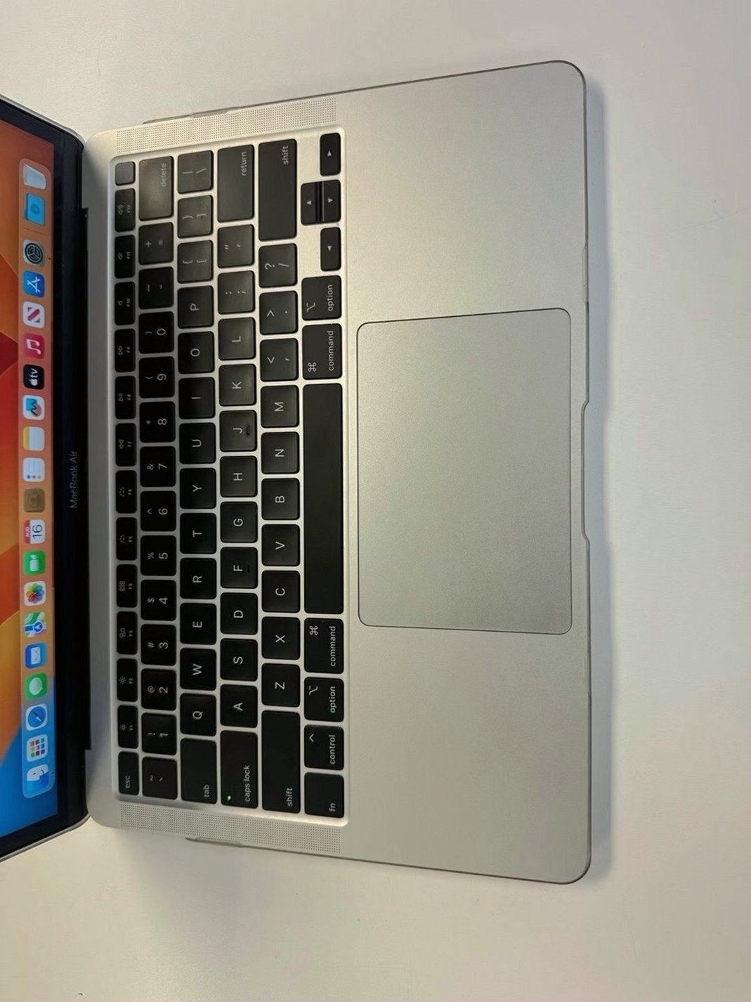 Apple MacBook Air 13inch 512GB Space Gray Unlocked - Used image 2