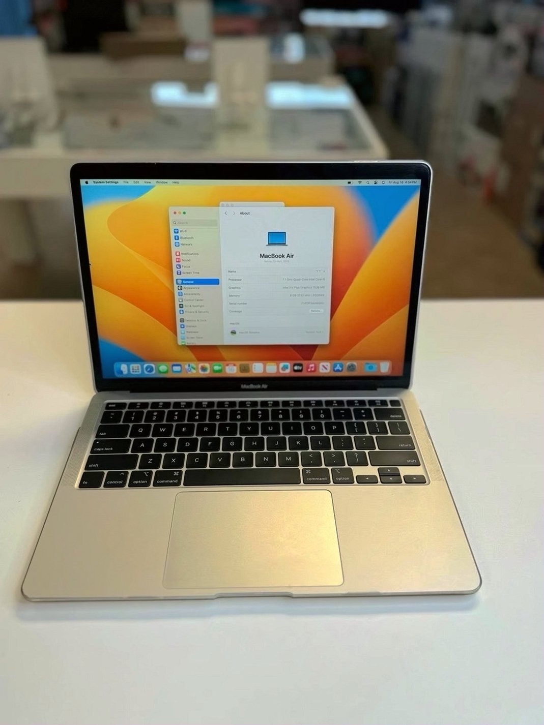 Apple MacBook Air 13inch 512GB Space Gray Unlocked - Used image 5