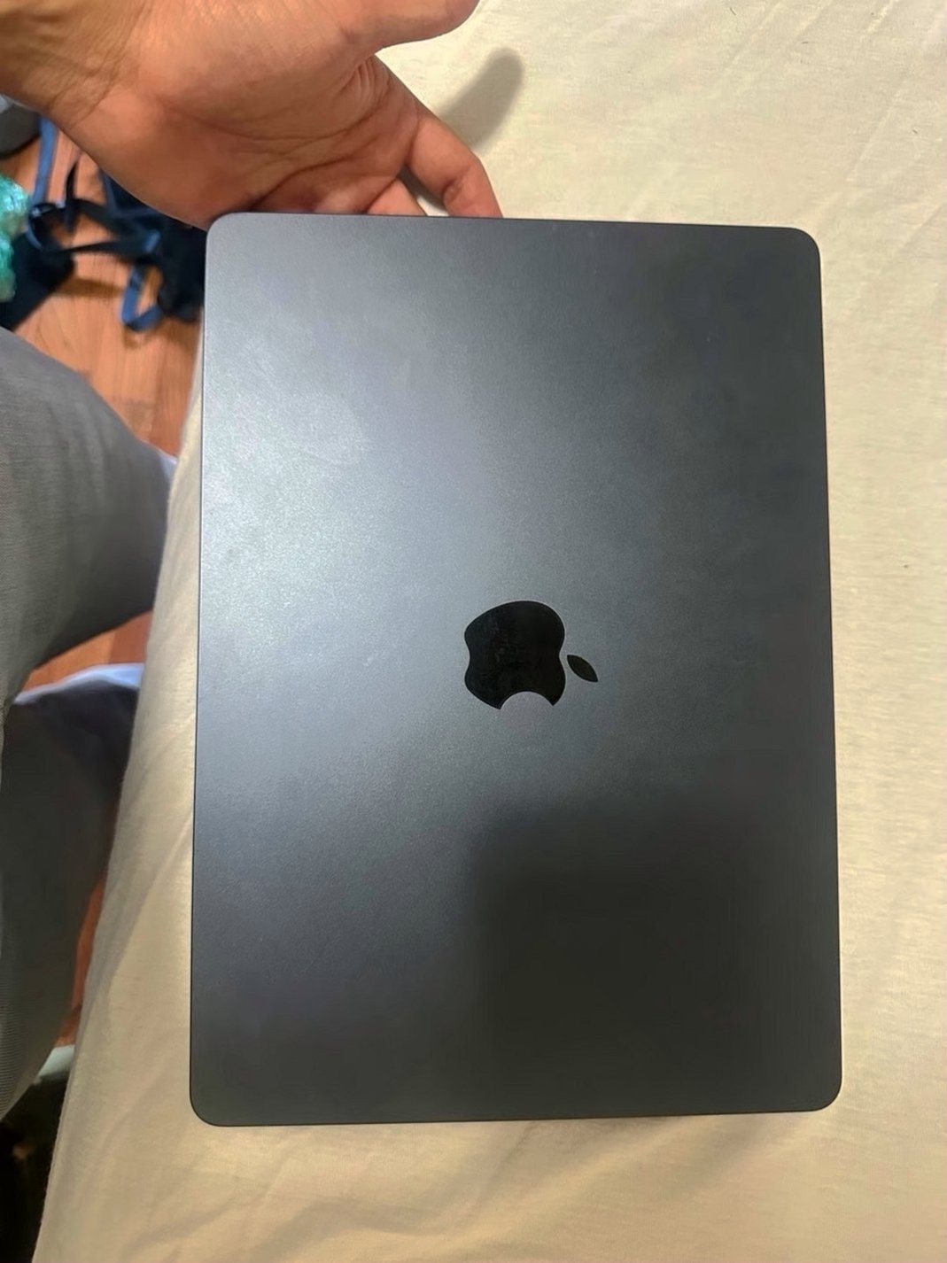 Apple MacBook Air M2 8Q51 8GB 256GB Silver Unlocked - Used
