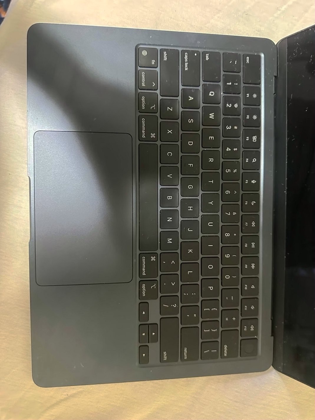 Apple MacBook Air M2 8Q51 8GB 256GB Silver Unlocked - Used image 2