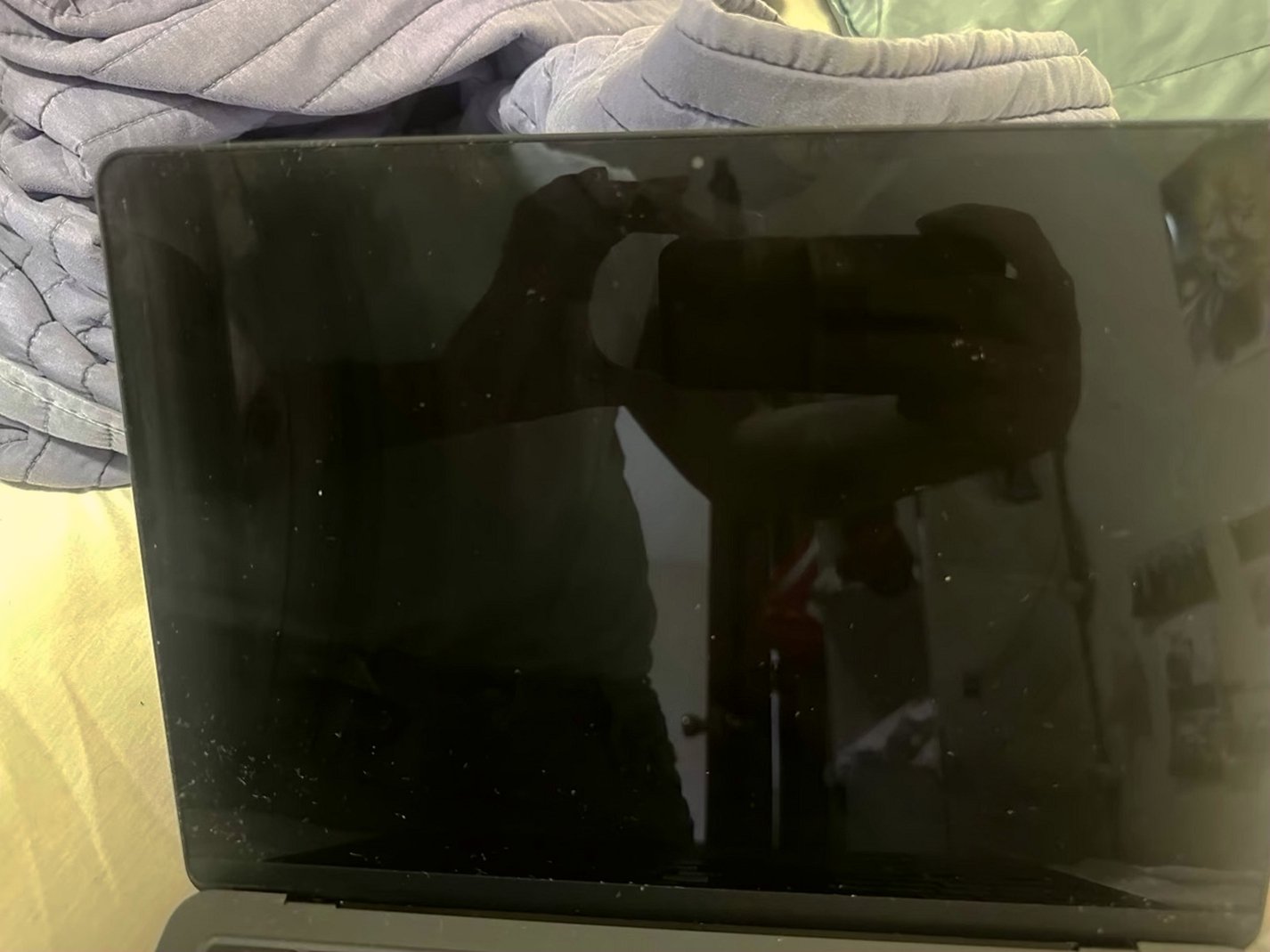 Apple MacBook Air M2 8Q51 8GB 256GB Silver Unlocked - Used image 3