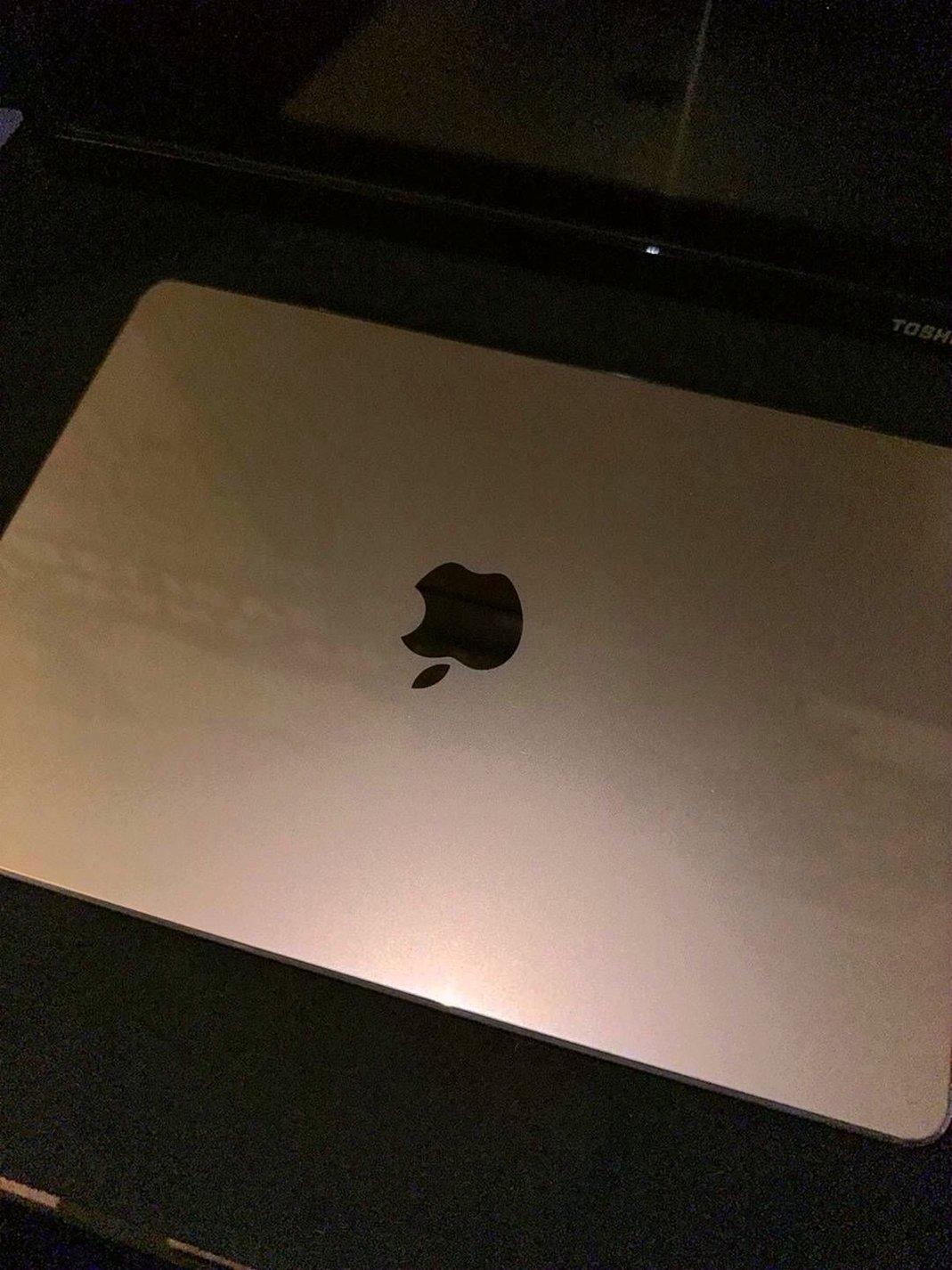 Apple MacBook Air M2 256GB Starlight Unlocked - Used image 4