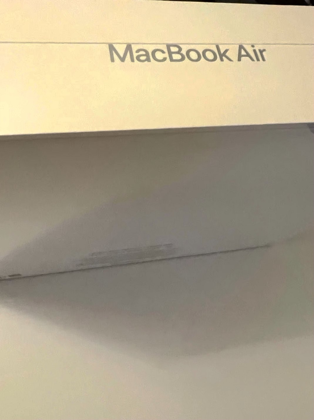 Apple MacBook Air 2020 7N82 8GB 256GB Silver Unlocked - Used image 5