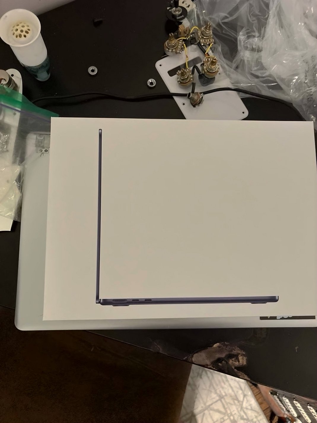 Apple MacBook Air 13in 512GB Unlocked - Used