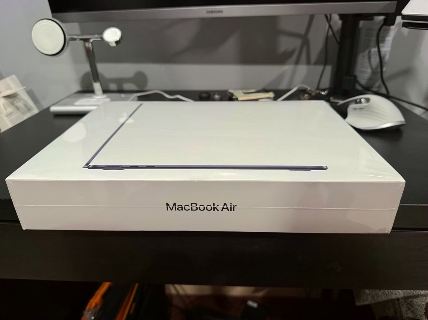 Apple MacBook Air 13in. M2 256GB SSD Space Gray Unlocked - Used