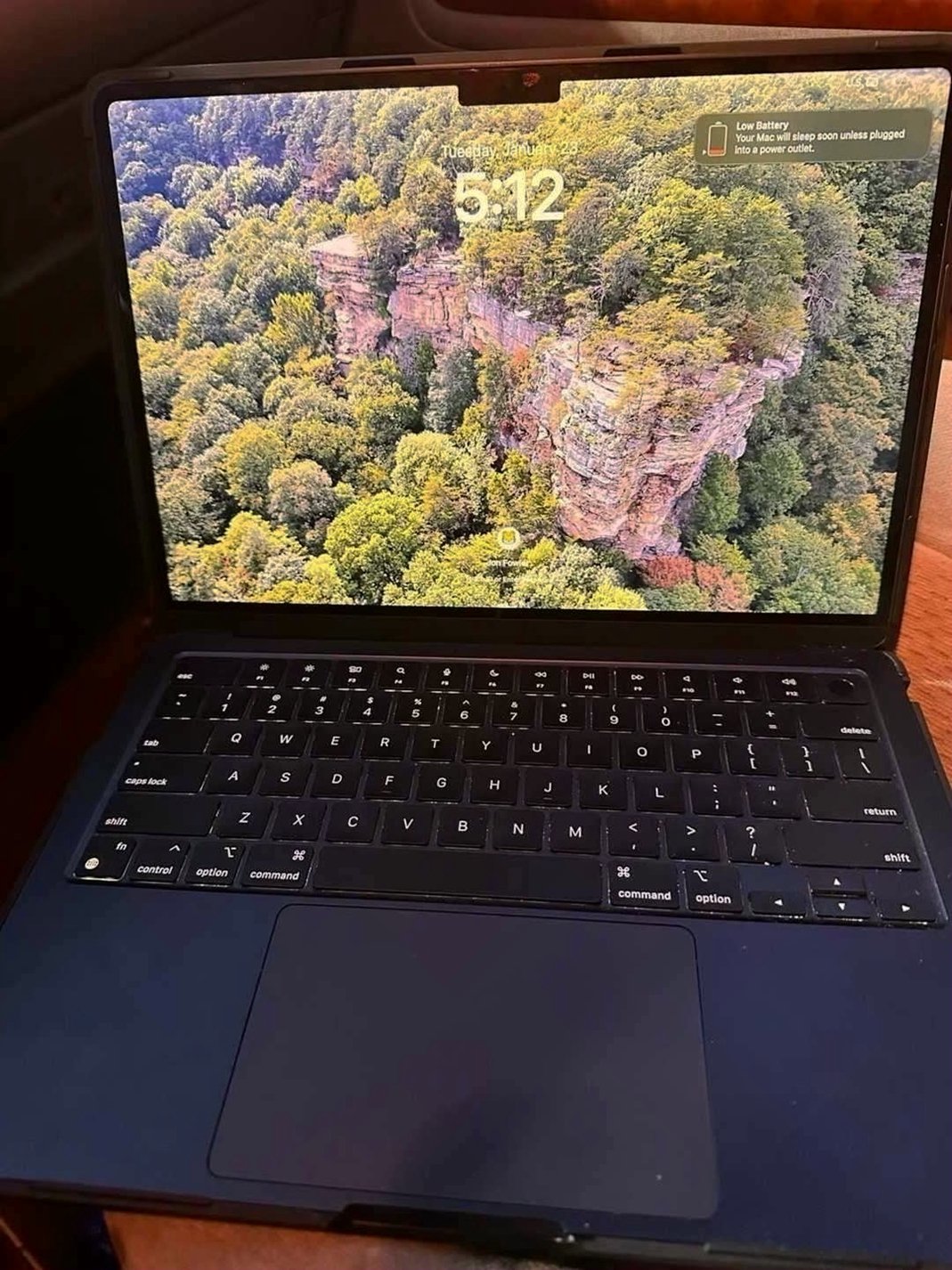 Apple MacBook Air M2 2022 512GB Space Gray Unlocked - Used image 4