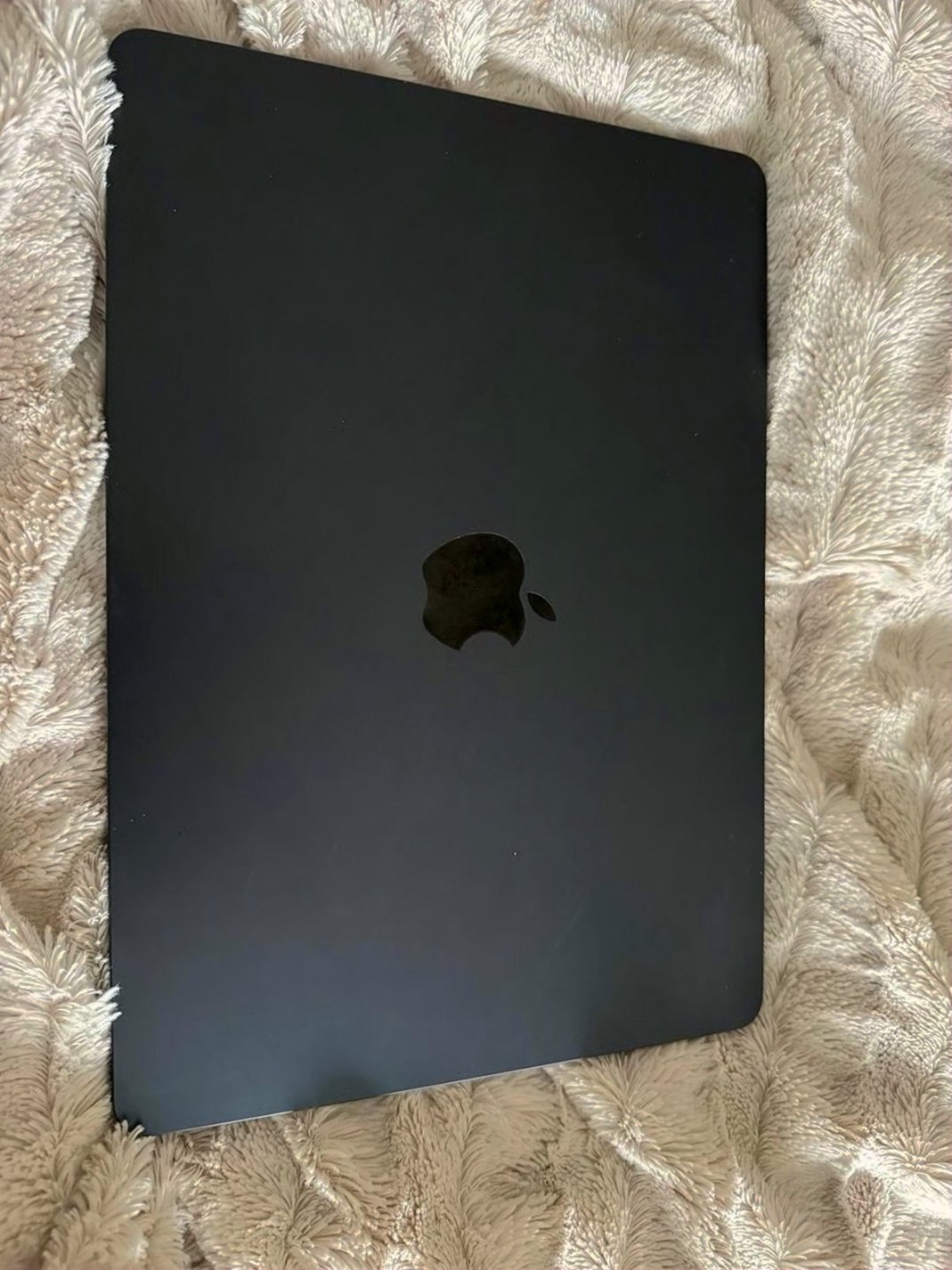 Apple MacBook Air 13-inch M2 256GB Midnight Unlocked - Used image 2