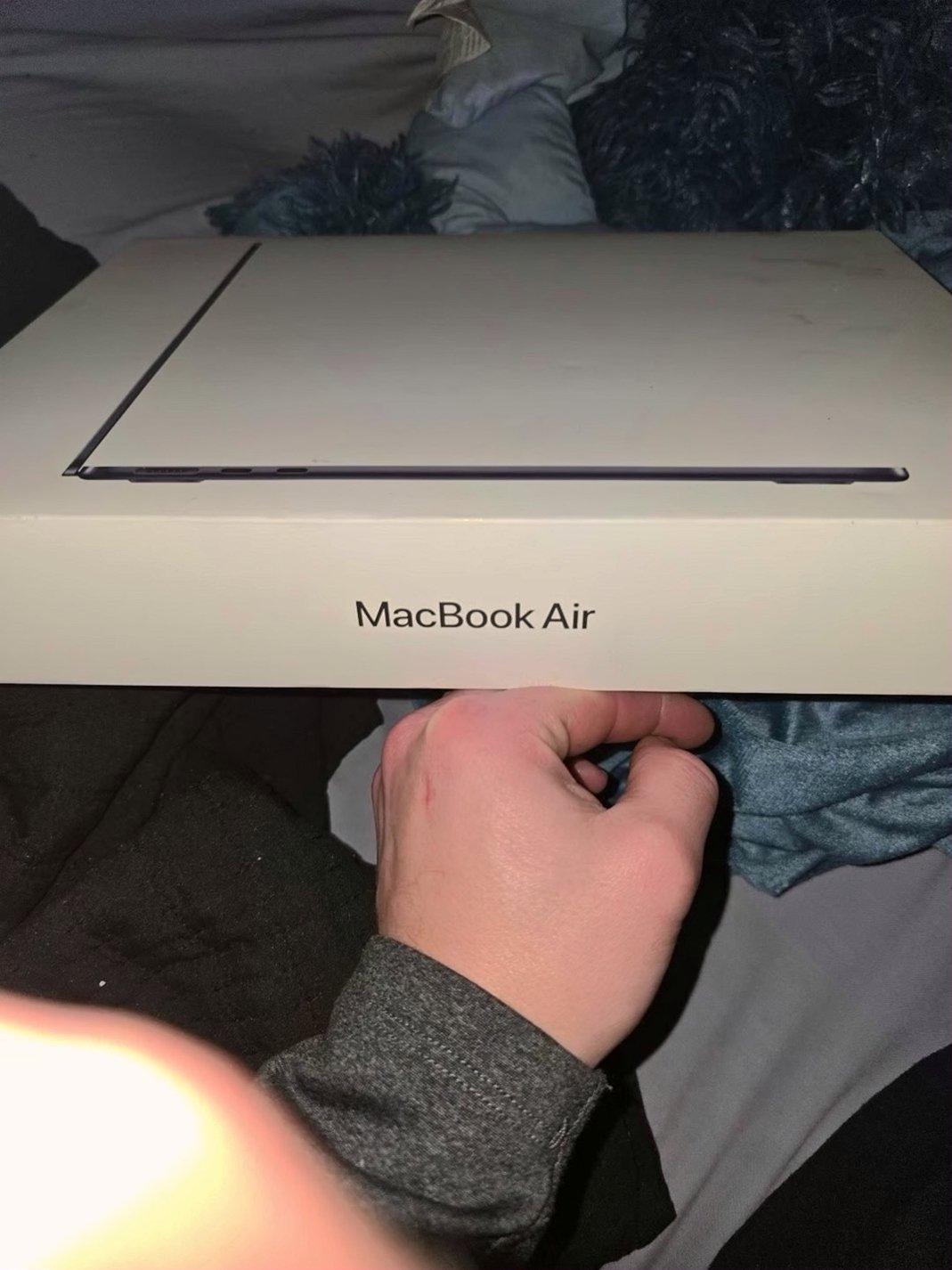 Apple MacBook Air 3F25 256GB Silver Unlocked - Used