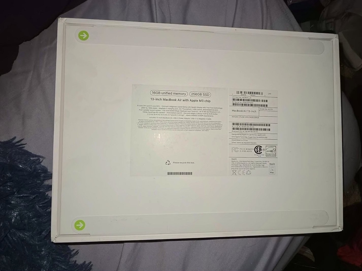 Apple MacBook Air 3F25 256GB Silver Unlocked - Used image 2