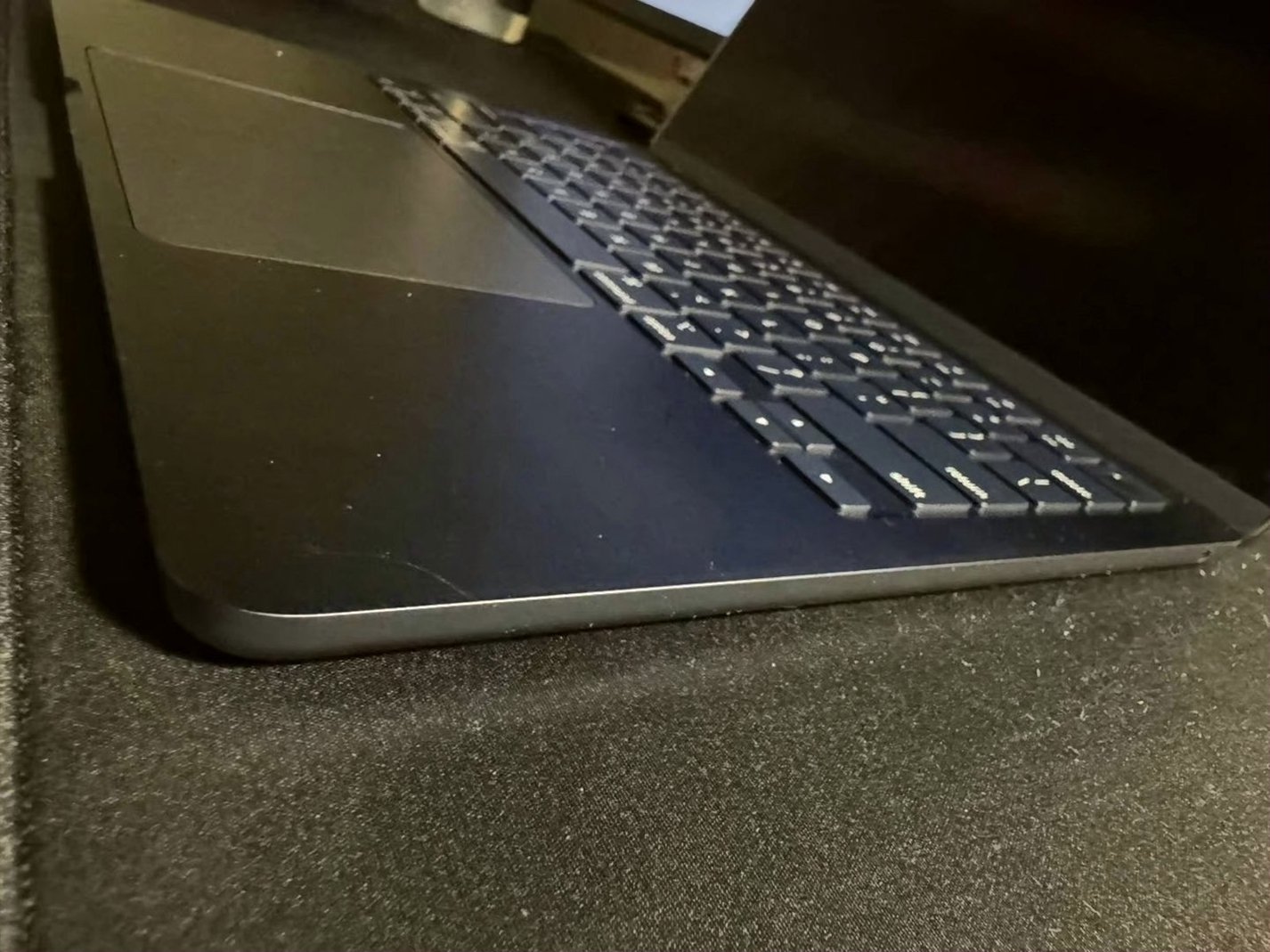 Apple Macbook Air M2 256GB Midnight Used image 5