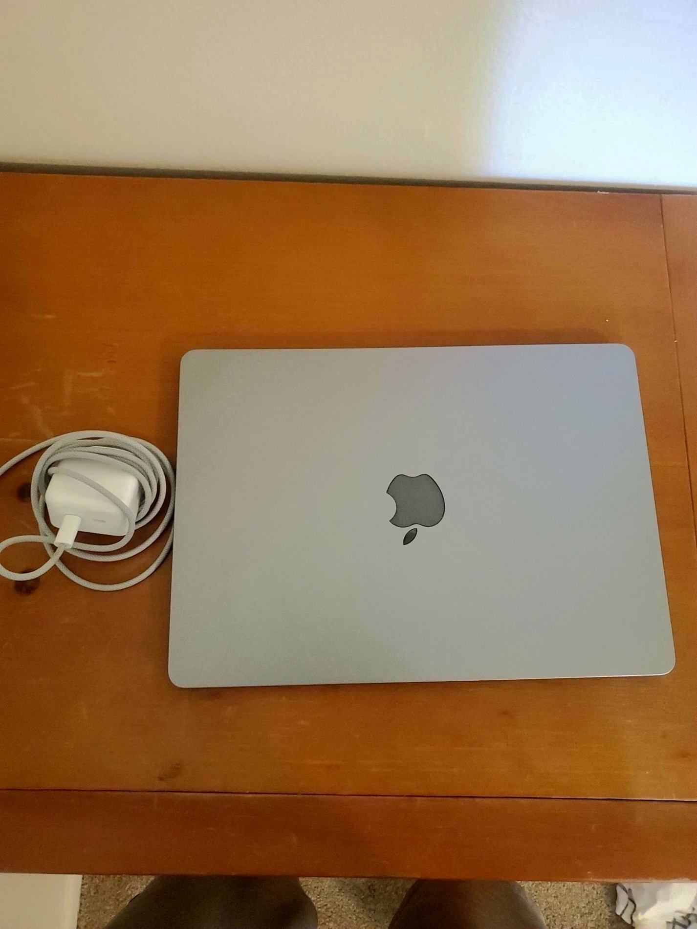 Apple MacBook Air M2 500GB Unlocked - Used