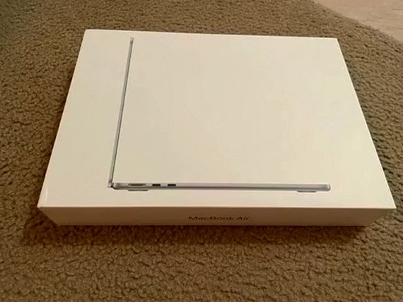 Apple MacBook Air 13-inch M3 16GB 512GB SSD Space Gray - Used image 4